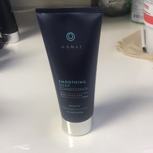 Monat smoothing deep conditioner